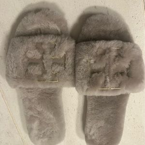 Super soft Women’s Tory Burch slippers, size 8